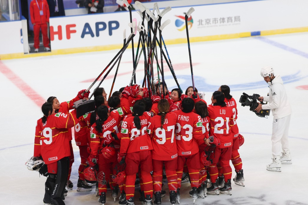 China Dominates Asia, Cruises Past Kazakhstan in First IIHF Ice Hockey Women's Championship Match