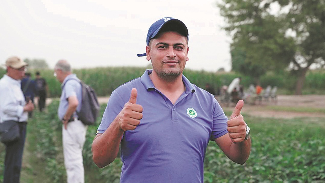 Pakistani scholar plants dreams with soybeans