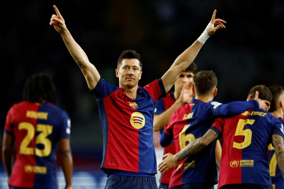 Lewandowski reaches landmark as Barca breezes past Brest