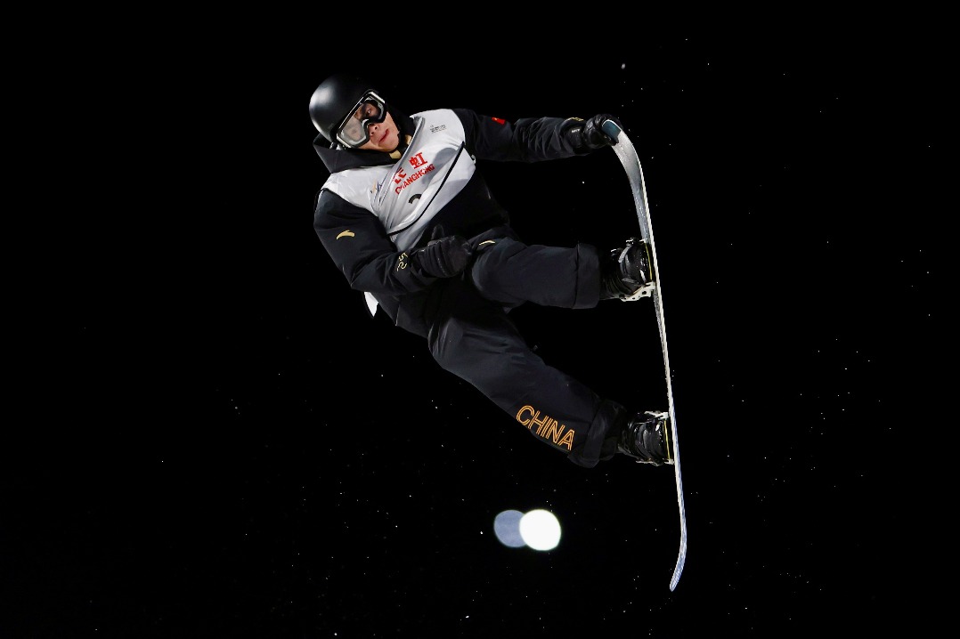 China's freestyle snowboarder Yang sends fans into frenzy with a podium finish