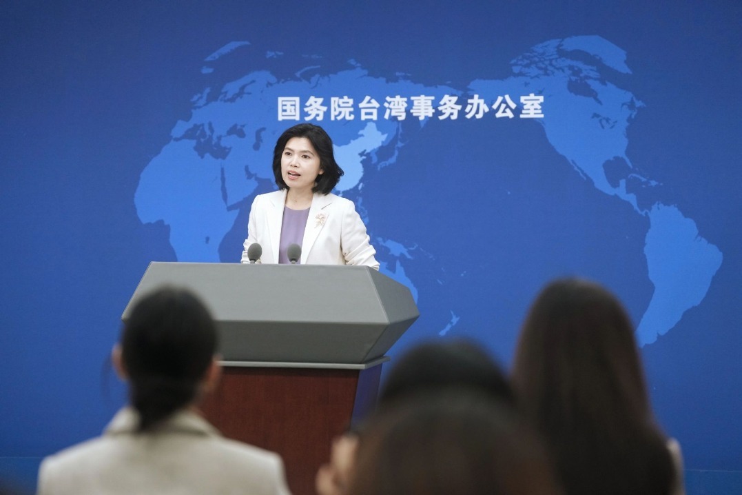 Mainland warns Taiwan separatists, external forces