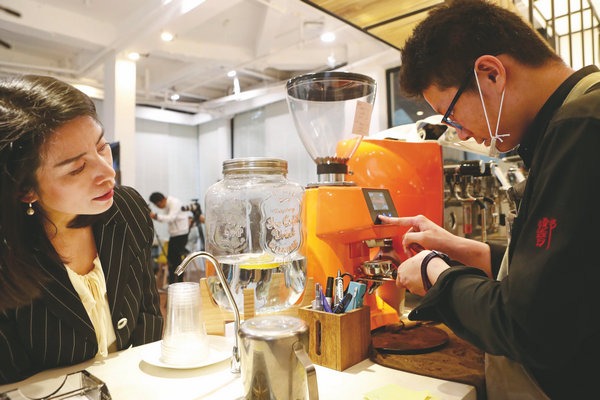 Kunming's cafe percolates a difference