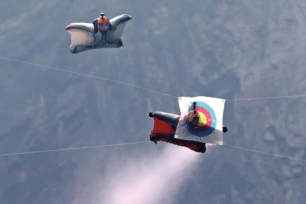 Daredevils descend on Zhangjiajie's iconic peaks - Chinadaily.com.cn