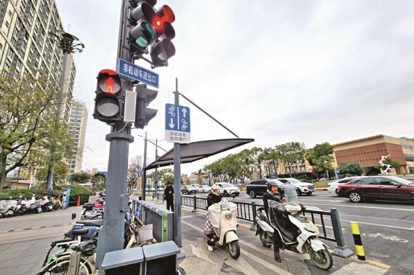 AI devices help road users obey traffic rules