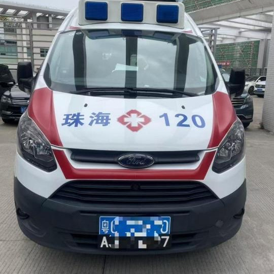 Ambulances with Chinese mainland, Macao plates ready for service