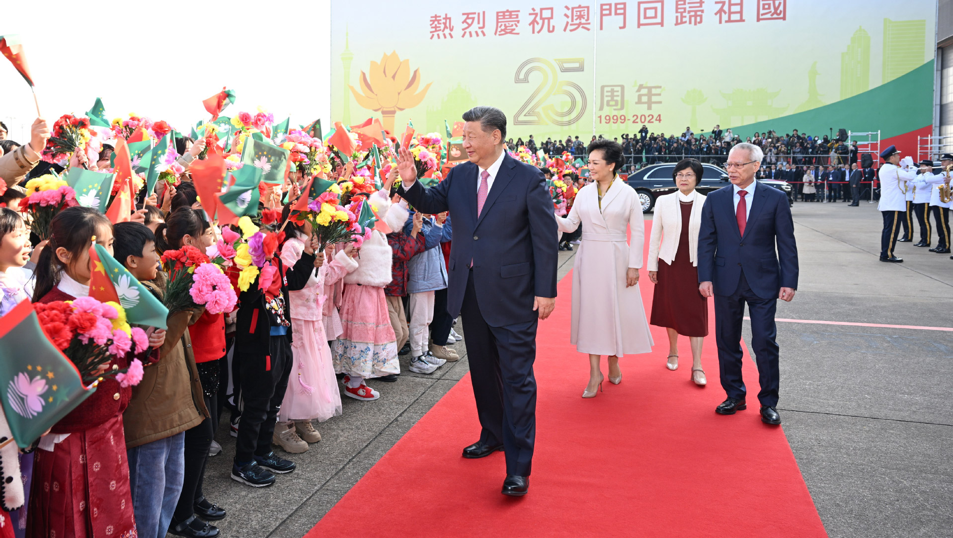 Xi leaves Macao after anniversary celebrations, inspection tour