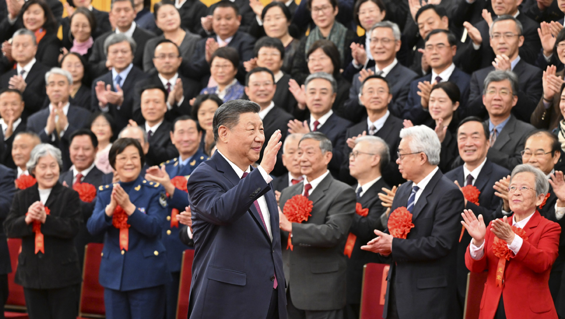 Xi meets representatives of model retirees