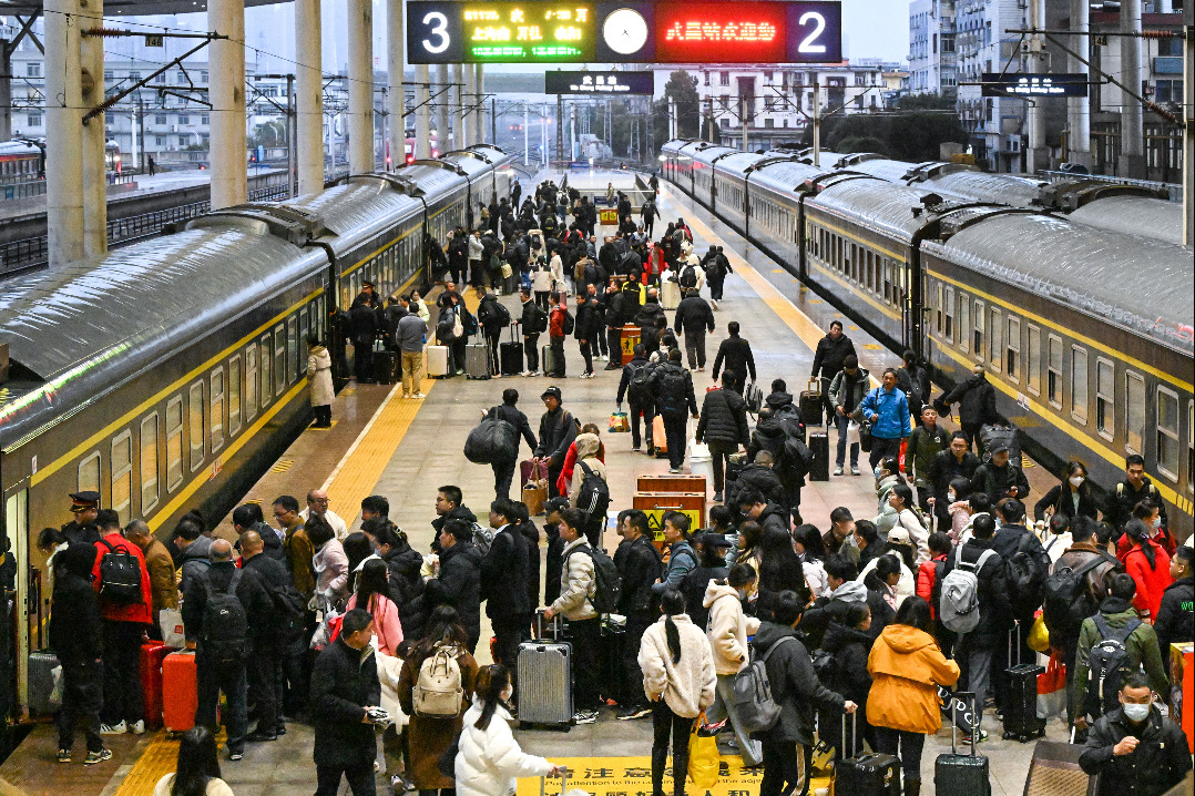 China's railways see over 200m passengers since festival rush