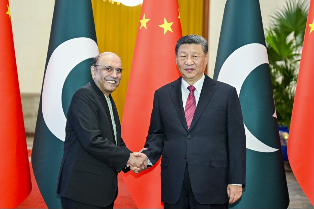 Xi holds talks with Pakistani president