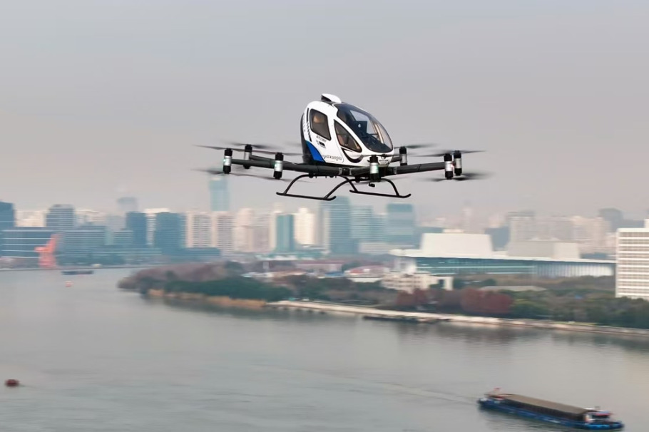 China prioritizes AI, lowaltitude transport standards for 2025