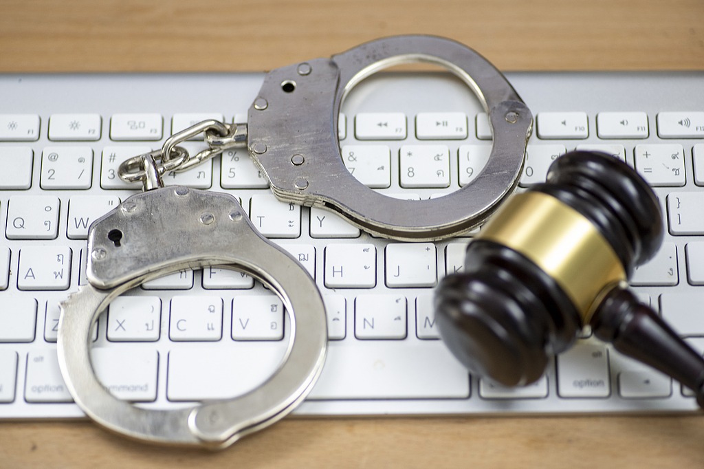 China's top court cracks down on online extortion, strengthen cybersecurity