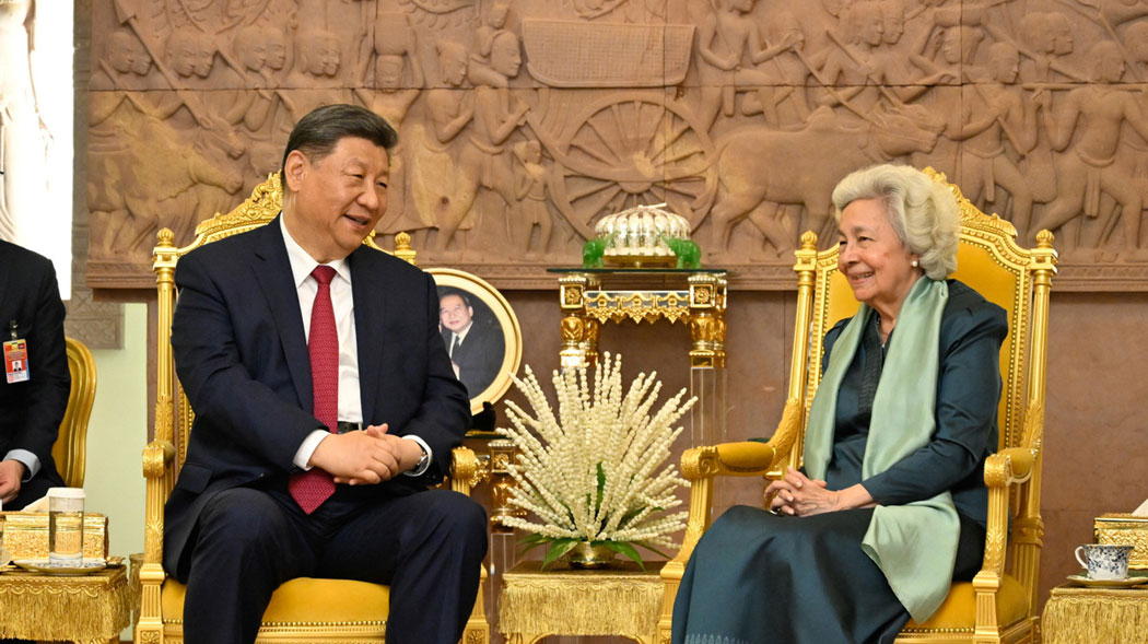 Xi meets Cambodian Queen Mother
