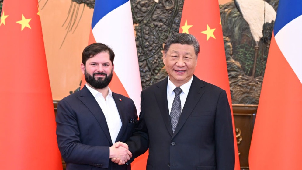 Xi meets Chilean president