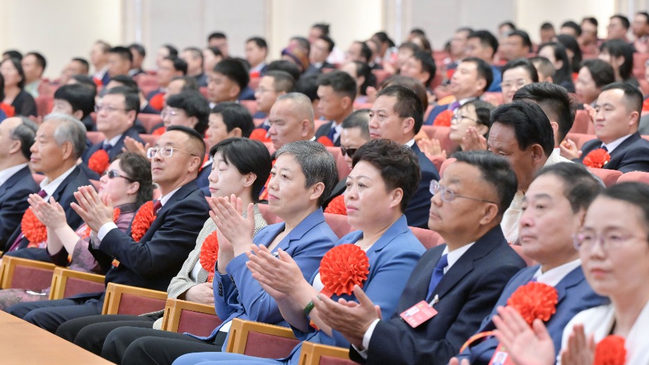 http://img2.chinadaily.com.cn/images/202505/17/6827c718a310a04a96789c30.jpeg