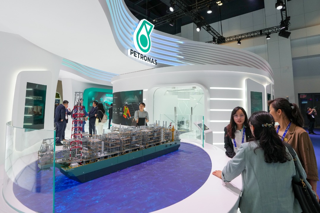 Petronas ramps up global LNG push to support China's energy transition
