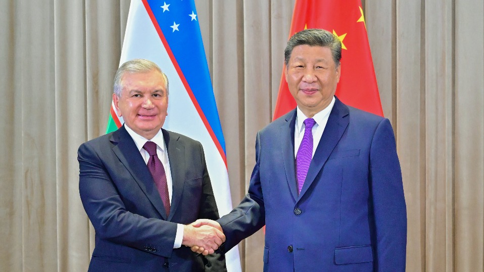 Xi meets Uzbek President Shavkat Mirziyoyev