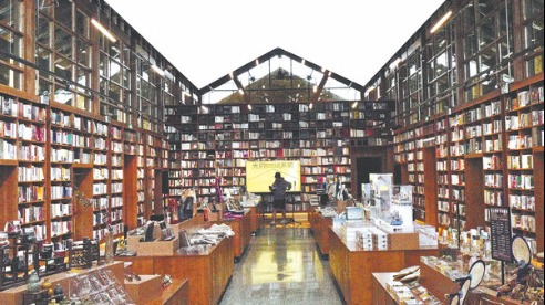 http://img2.chinadaily.com.cn/images/202506/24/685a0005a310a04a967ae5cd.jpeg