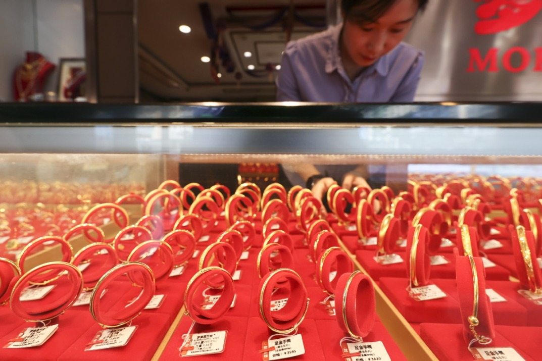 Shanghai Gold Exchange launches contracts in HK