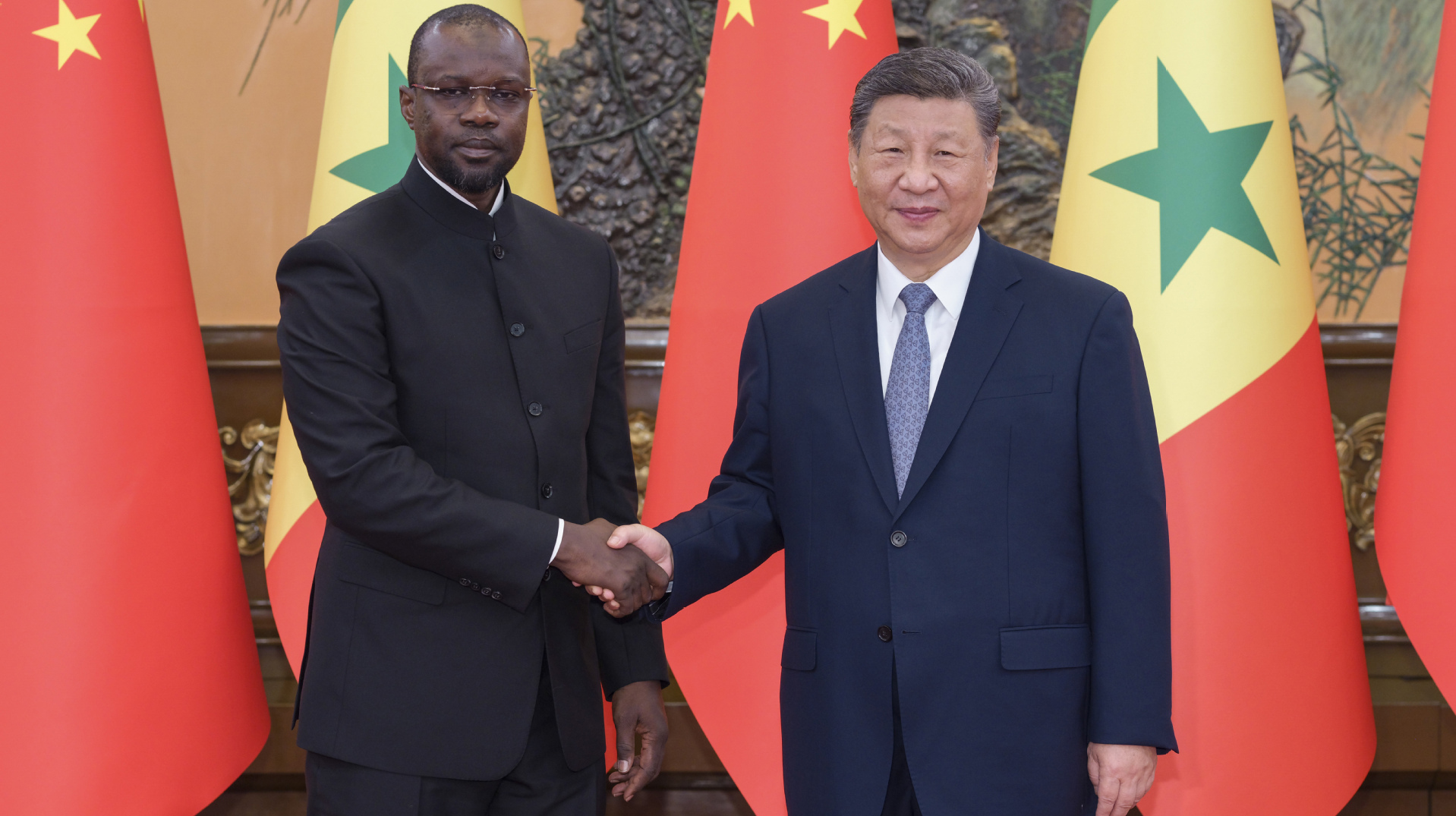 Leaders pledge to strengthen Sino-Senegalese relations