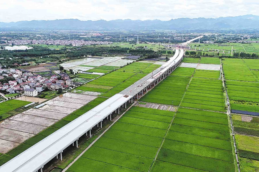 Nation to build, upgrade 100,000-km rural roads