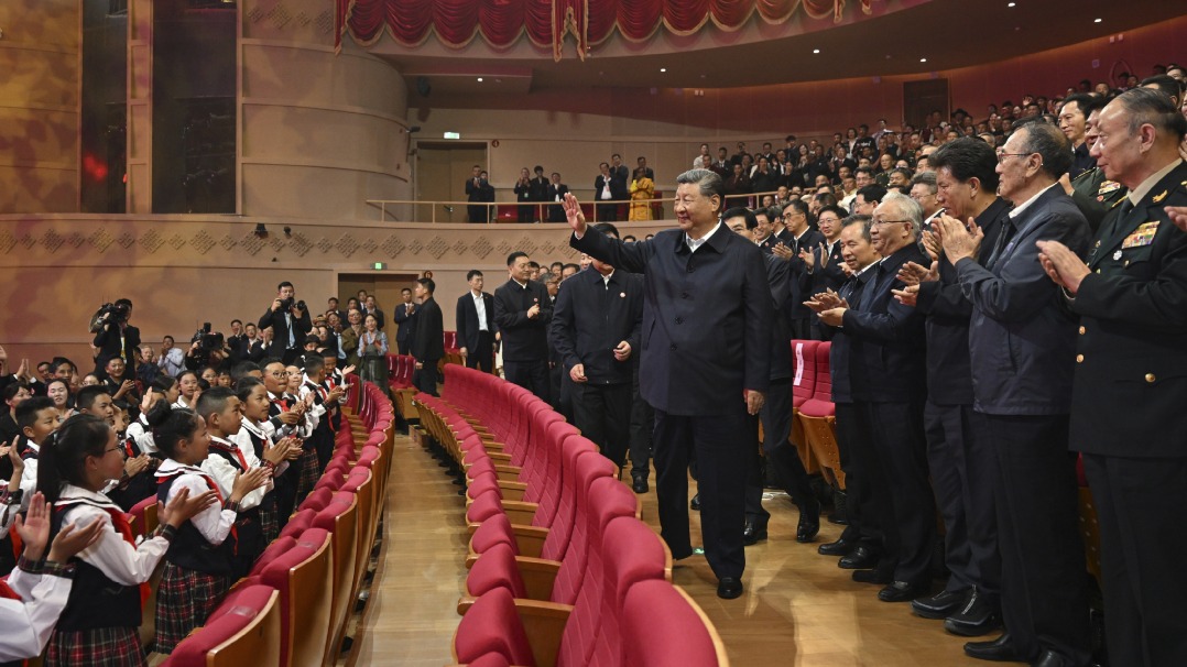 Xi attends gala marking 60th founding anniversary of Xizang autonomous region