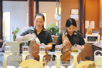 Major beverage players enjoying high tea time