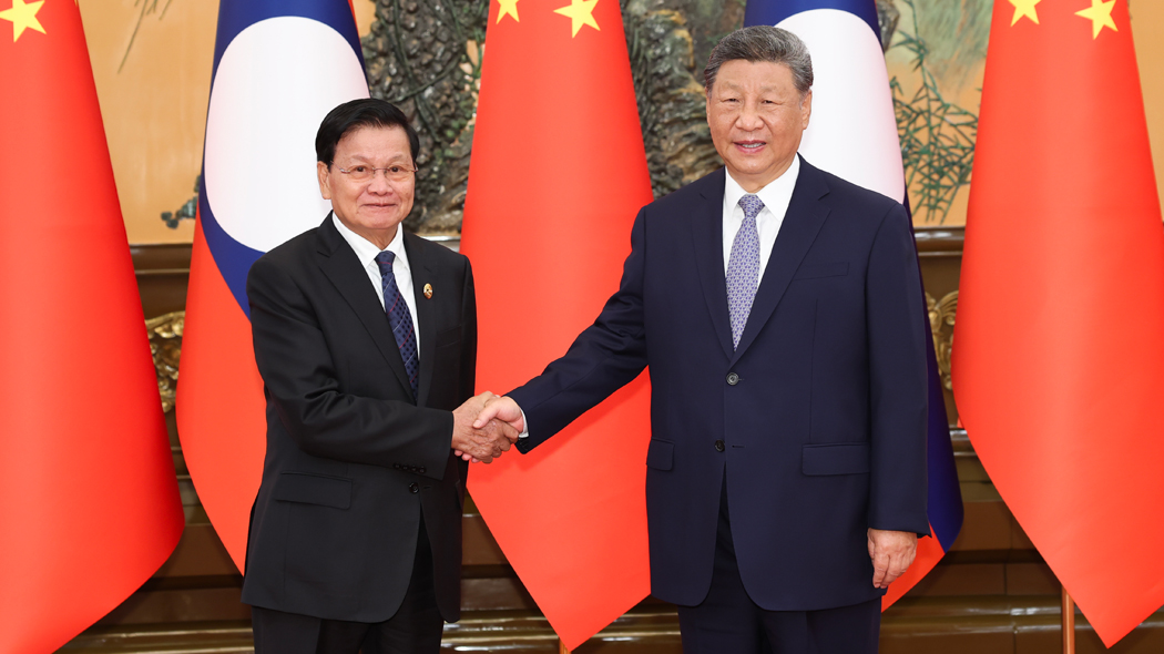 Xi meets Lao president