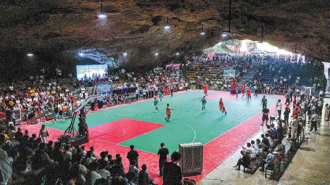 http://img2.chinadaily.com.cn/images/202510/07/68e4740ea310f735017e6932.jpeg