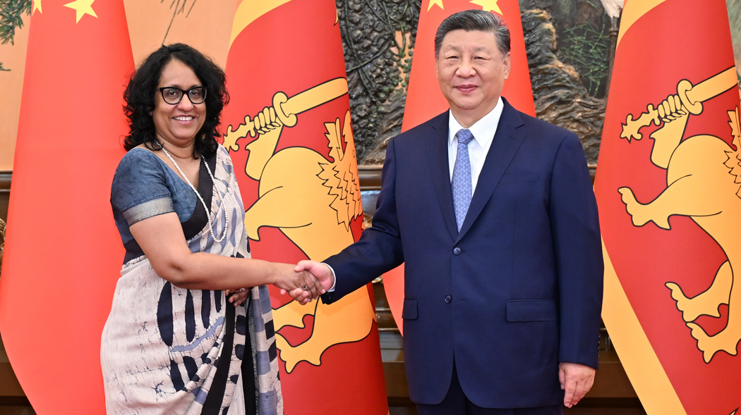 Xi meets Sri Lankan PM