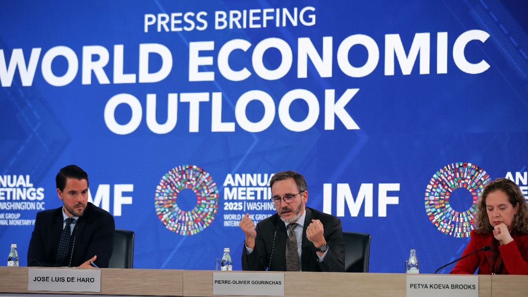 China economy to stay growing, IMF forecasts