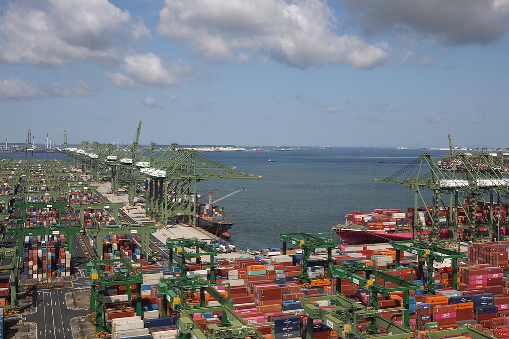 China, Singapore reaffirm growing economic ties