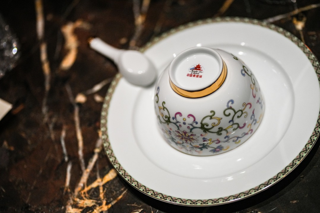 Shared blue-and-white legacies link Britain, China ceramic hubs