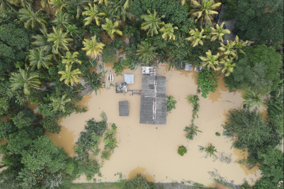 China deploys aid to Sri Lanka in wake of cyclone