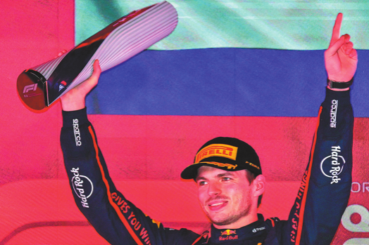 McLaren blows it in Qatar, as Verstappen takes title fight to final F1 race