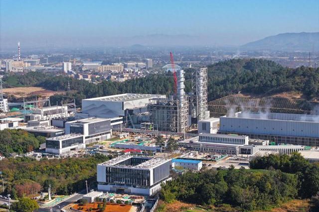 Major power plant makes green leap