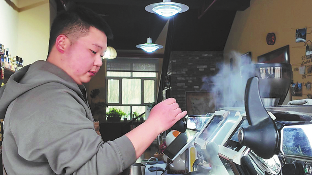Entrepreneurs brew up coffee biz success in nation's far west