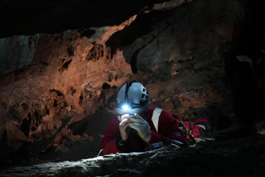 Chinese astronauts complete 1st cave training