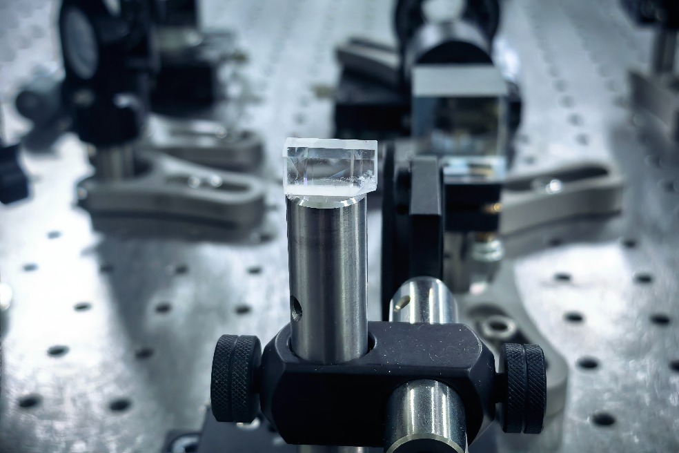 Chinese scientists develop breakthrough ABF crystal, strengthening global lead in VUV technology