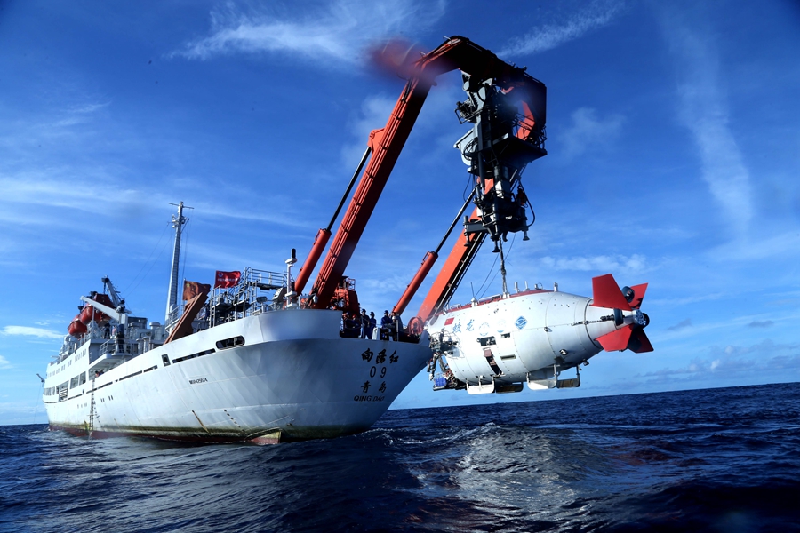 China constructs new mothership for submersible<EM>Jiaolong</EM>