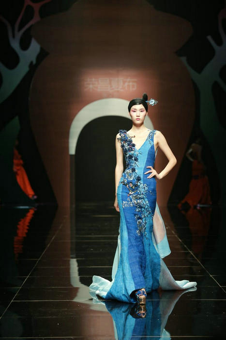 Rongchang ramie show shines in Beijing Fashion Week - Chinadaily.com.cn