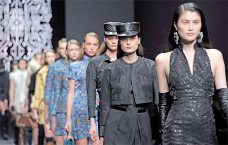 Crowded runway - Chinadaily.com.cn