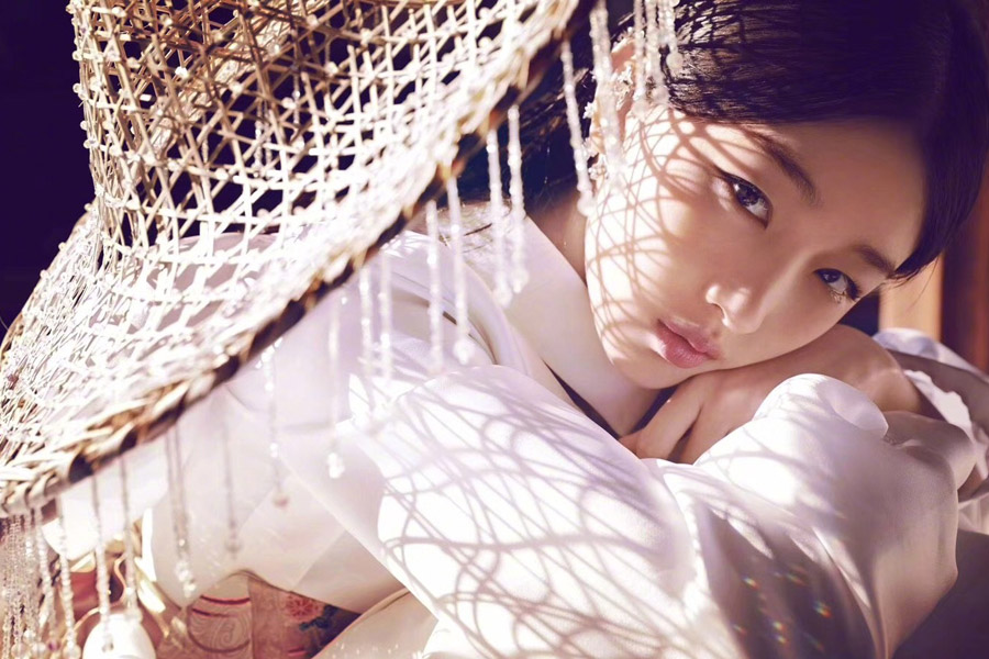 Actress Zhou Dongyu poses for fashion magazine[3]