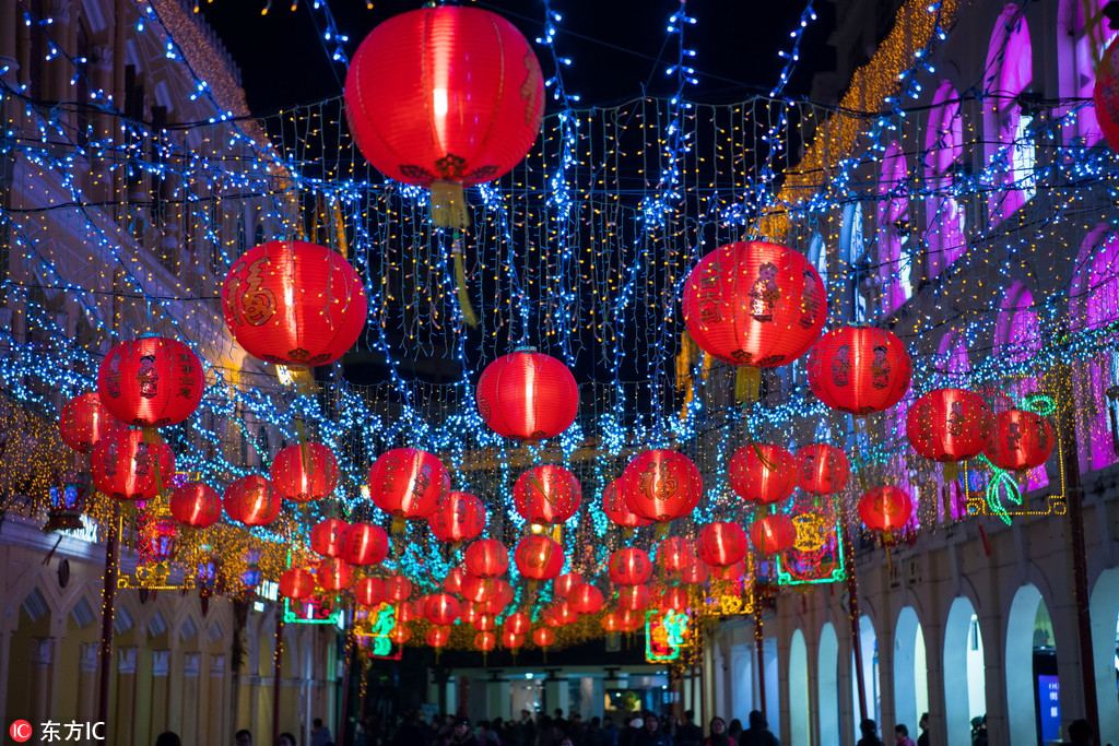Lantern Festival lights up China