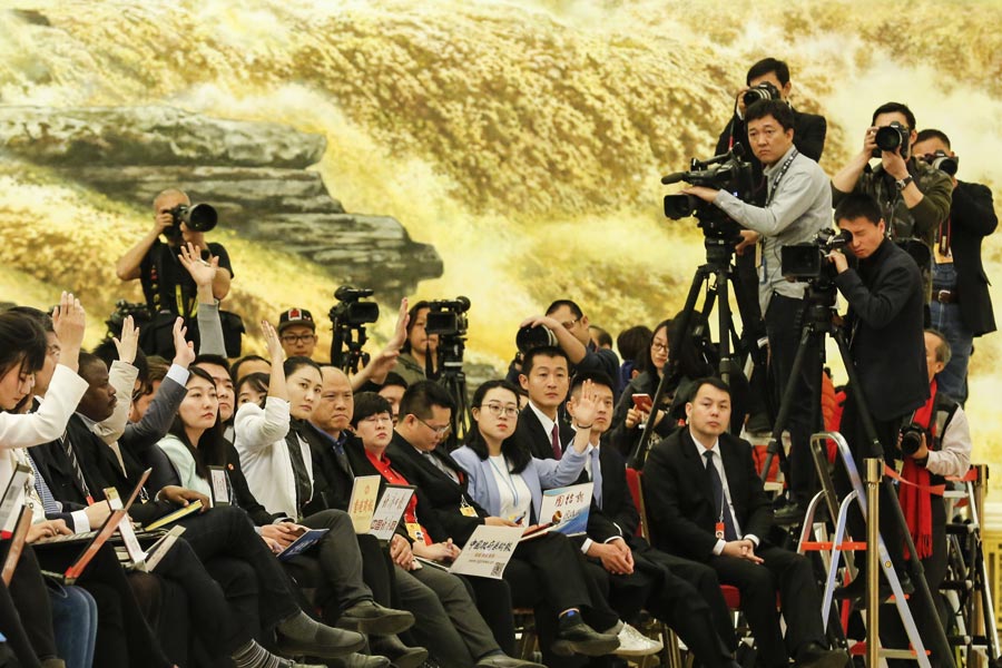 Premier Li Keqiang meets the media after the NPC's annual session closes