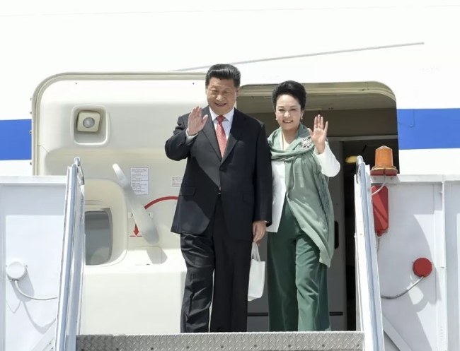 The love story of Xi Jinping and Peng Liyuan - Chinadaily.com.cn