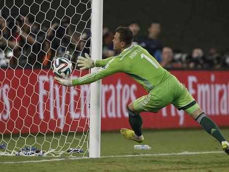 World Cup - Kerzhakov earns Russia draw after goalkeeping howler