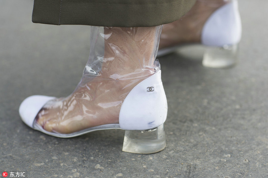 Rain shoes for rainy days - Chinadaily.com.cn