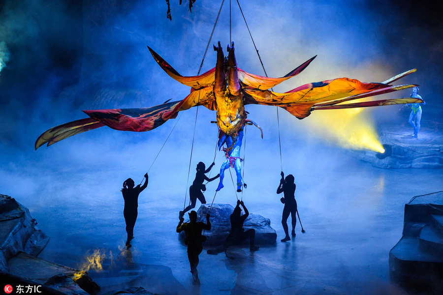 Photos Cirque du Soleil performer transforms into otherworldly being   PhillyVoice