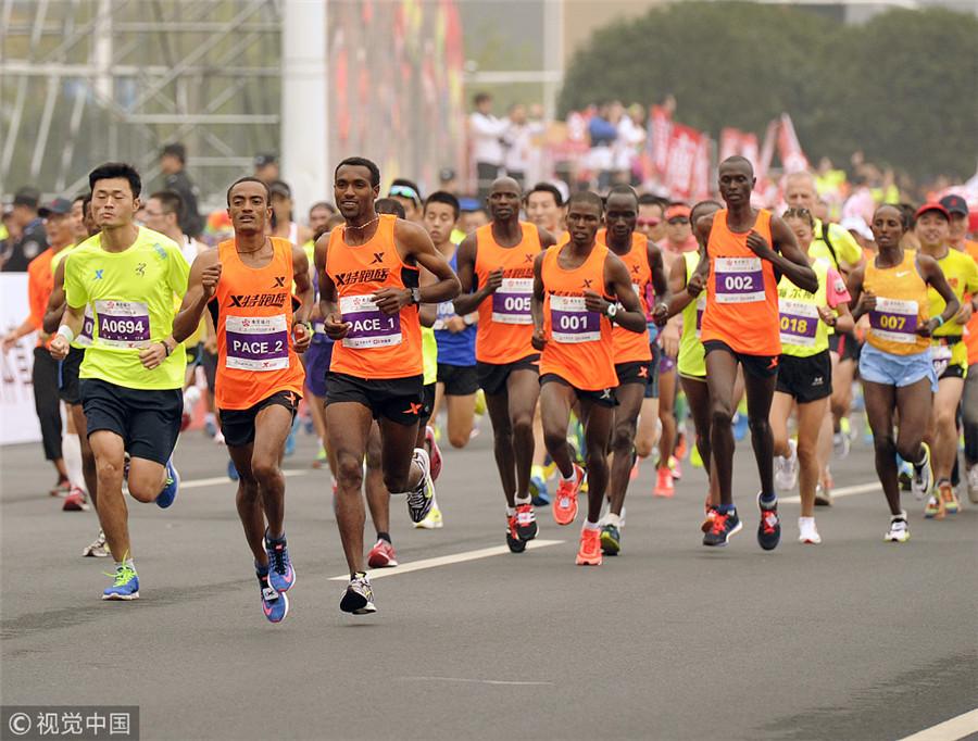 Игра марафонский бег. Win Run марафон. Portable microclimate Running Marathon. Joey Labuschagne Run Africa. Voyage Africa Run.
