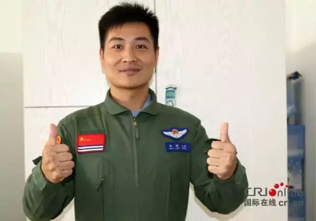 China honors army role models to boost morale